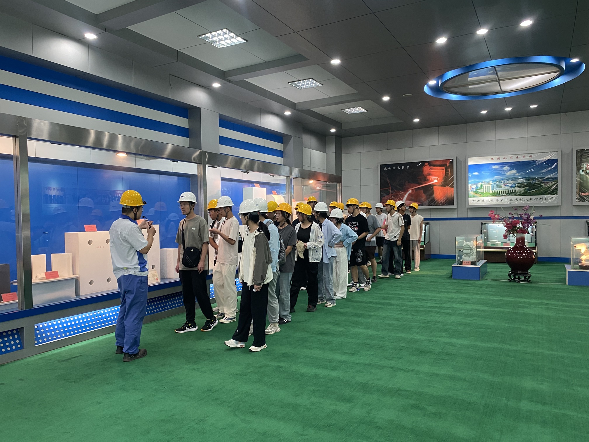 齐鲁工业大学学生参观实习